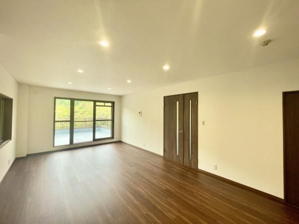 3LDK Steel-Framed House in Kyoto's Nishikyo Ward with 220sqm Land - Thumbnail 4