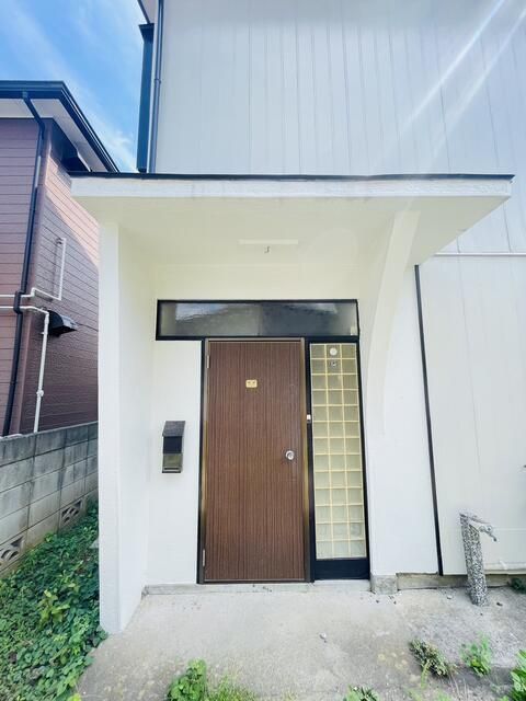 Terrace House for Rent in Funabashi, Chiba - 3DK, Garden - Thumbnail 2