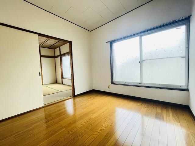 Terrace House for Rent in Funabashi, Chiba - 3DK, Garden - Thumbnail 3