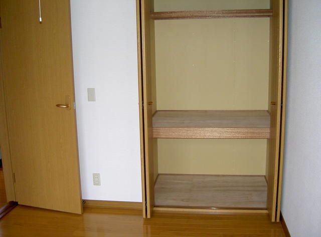 3LDK Terrace House for Rent in Obihiro, Hokkaido - Thumbnail 2