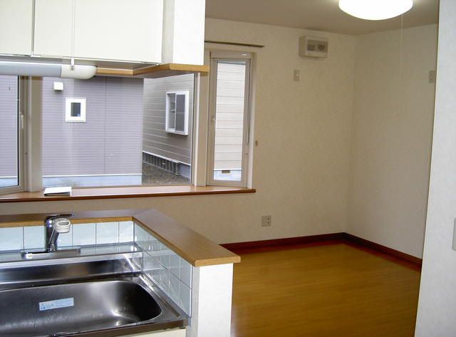3LDK Terrace House for Rent in Obihiro, Hokkaido - Thumbnail 3