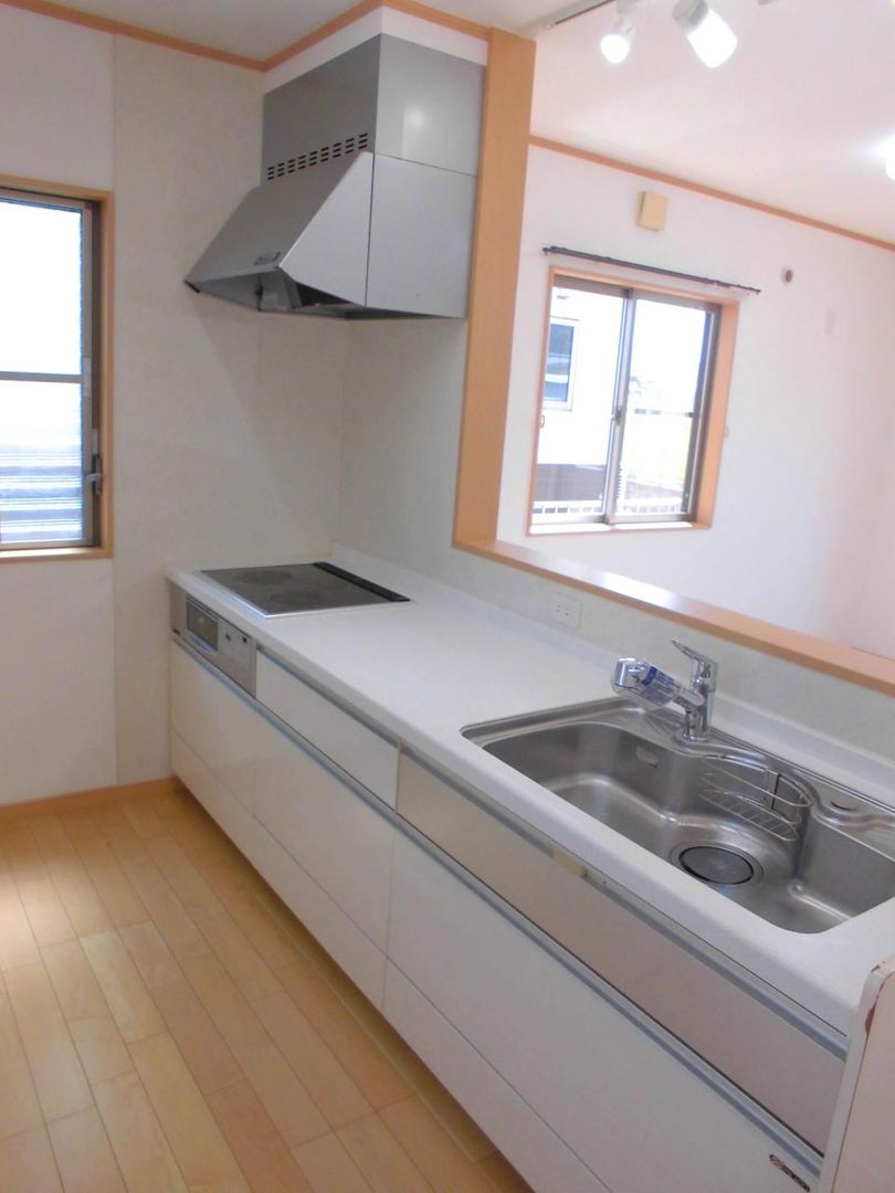 5LDK Family House with Solar Power in Takamatsu, Kagawa - Image 1
