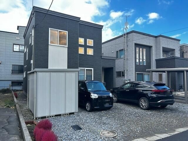 4LDK Detached House in Quiet Aomori City Neighborhood - Thumbnail 2
