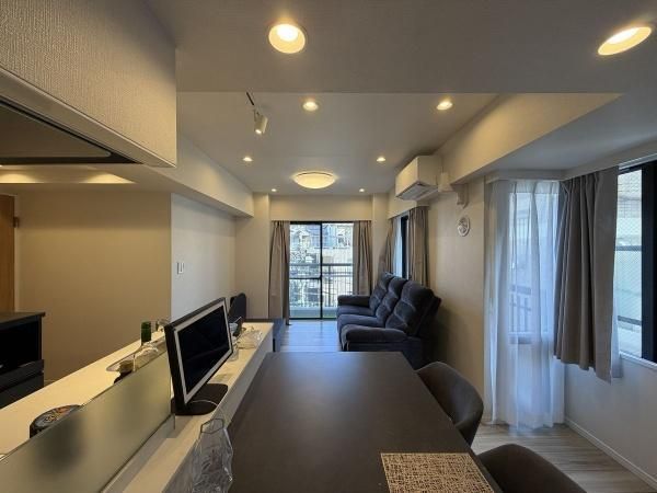 Meguro Park Homes 2LDK Condo for Sale in Tokyo - Thumbnail 2