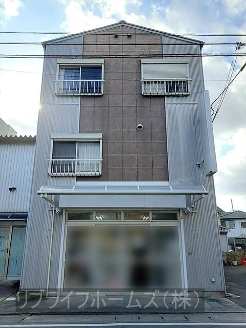 5LDK House for Sale in Tokushima City with 3 Free Parking Spaces - Thumbnail 2