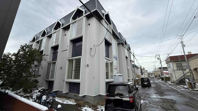 1R Apartment for Rent near Motomachi Station, Sapporo - Thumbnail 2