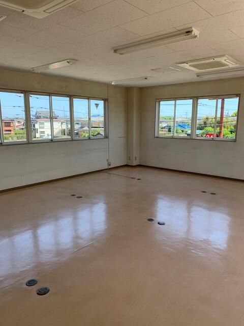 1K Commercial Space for Rent in Itako City, Ibaraki - KONUMA Building - Thumbnail 2