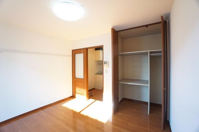 1K Apartment for Rent in Isesaki, Gunma - 24.50 sqm - Thumbnail 4