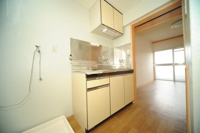 Heights Fujihara C Apartment for Rent in Chuo City, Yamanashi - Thumbnail 4
