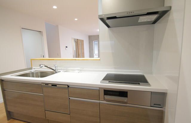 New 4SLDK House in Akita City with 3 Free Parking Spaces - Thumbnail 2