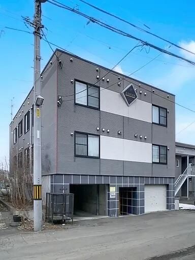 Apartment Building for Sale in Toyohira-ku, Sapporo - Thumbnail 2