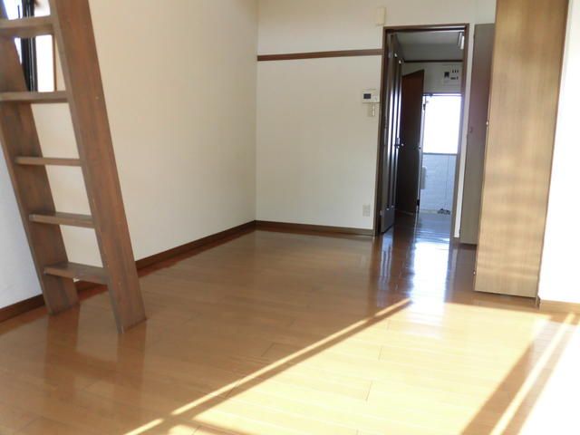 1K Apartment for Rent in Aoba-ku, Sendai, Miyagi - Thumbnail 2