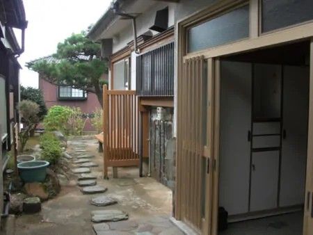 Seaside House Near Togawa Port in Choshi, Chiba - Thumbnail 3