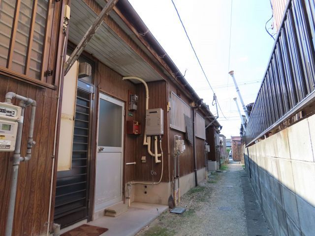 1935 1DK Wooden House for Sale in Umi, Fukuoka - 3.3M Yen - Image 1