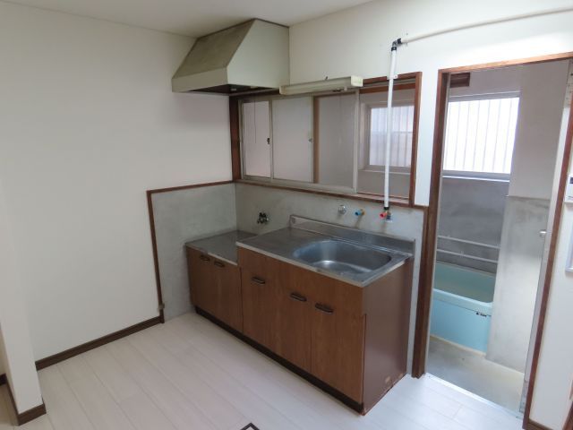 1935 1DK Wooden House for Sale in Umi, Fukuoka - 3.3M Yen - Thumbnail 3