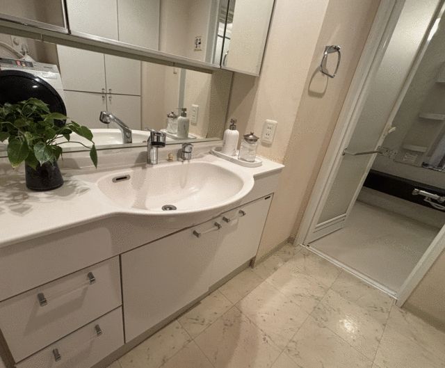 Spacious 4LDK Apartment for Sale near Kitayama Station, Yokohama - Thumbnail 2