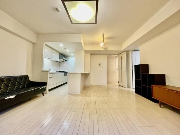 2SLDK Apartment for Sale in Kunitachi, Tokyo | 70.64 sqm - Thumbnail 3