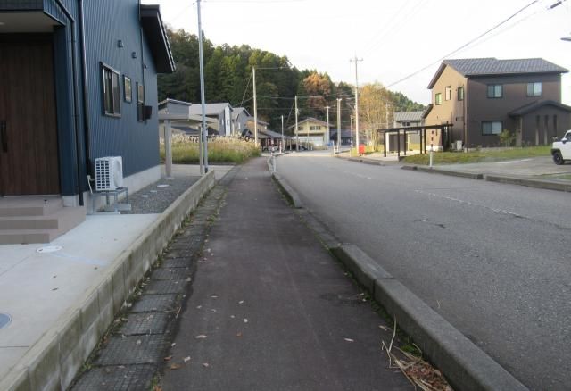 Land for Sale in Kaga City, Ishikawa - 757 sqm Vacant Lot - Thumbnail 3