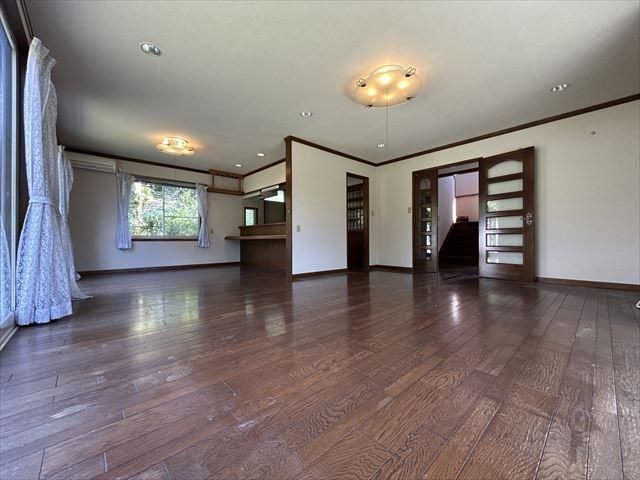 4SLDK House for Sale on 712 sqm Land in Itō, Shizuoka - Thumbnail 2