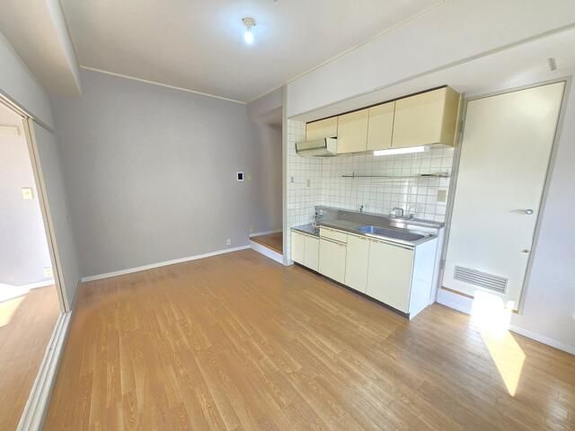 1DK Apartment for Rent in Naka-ku, Yokohama - 35.37 sqm - Thumbnail 4