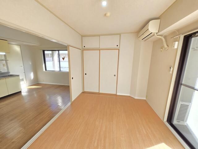 1DK Apartment for Rent in Naka-ku, Yokohama - 35.37 sqm - Thumbnail 3