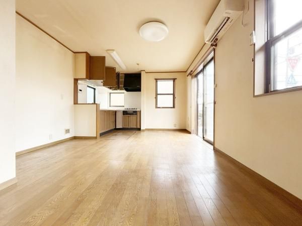 4LDK Detached House for Sale in Musashimurayama, Tokyo - Thumbnail 2
