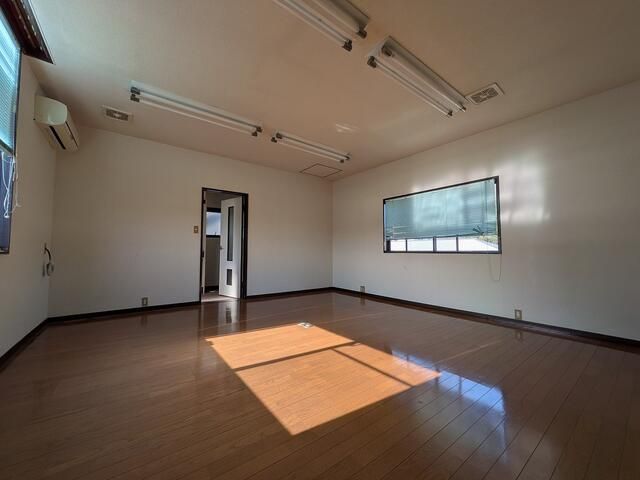 Wakamiya Building 1SK Apartment for Rent in Nirasaki, Yamanashi - Thumbnail 2