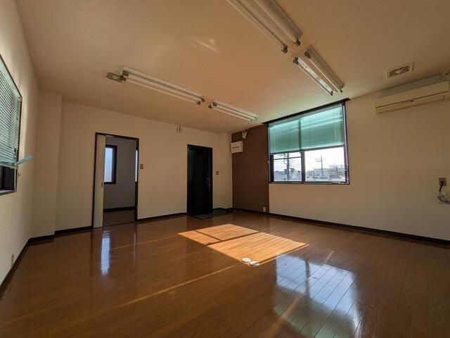 Wakamiya Building 1SK Apartment for Rent in Nirasaki, Yamanashi - Thumbnail 3