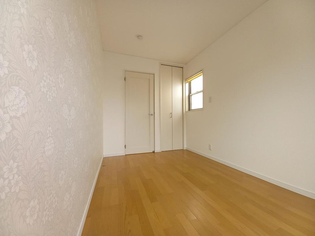 4LDK House for Sale in Okayama Kita Ward, 10 Min Walk to Station - Thumbnail 3