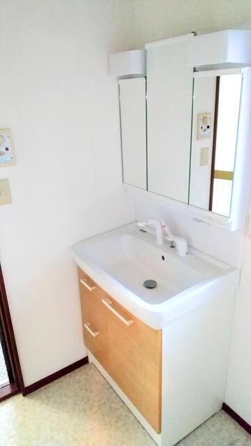 7LDK Detached House for Sale in Takaoka, Toyama - 148m² - Thumbnail 3
