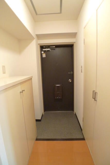 1LDK Apartment for Sale in Shinagawa, Tokyo - Near Oimachi Station - Thumbnail 2