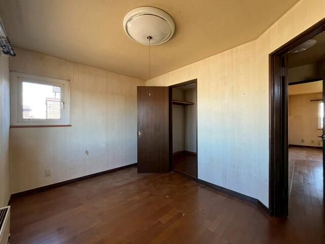 6LDK House for Sale in Quiet Ishikari, Hokkaido with 3 Parking Spaces - Thumbnail 4