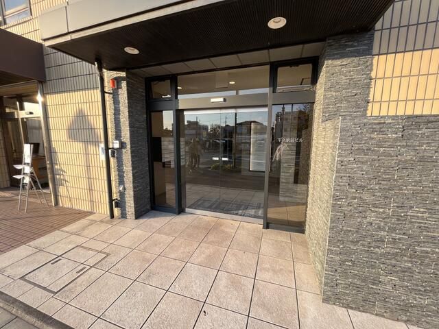 Ushiku Station Front Office for Rent - 76.25 sqm Commercial Space - Thumbnail 2