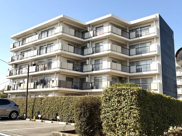 2LDK Apartment for Sale in Hiratsuka, Kanagawa - Takamura Danchi - Thumbnail 2