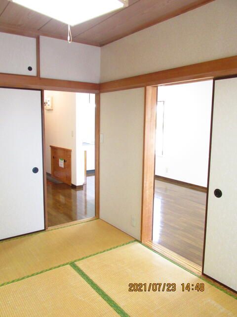 1LDK Apartment with Loft for Rent in Musashimurayama, Tokyo - Thumbnail 4