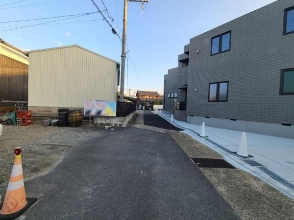 6LDK Detached House for Sale in Uji, Kyoto with Large 729 sqm Land - Thumbnail 3