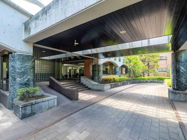 3LDK Used Apartment for Sale in Musashino City, Tokyo - Thumbnail 2