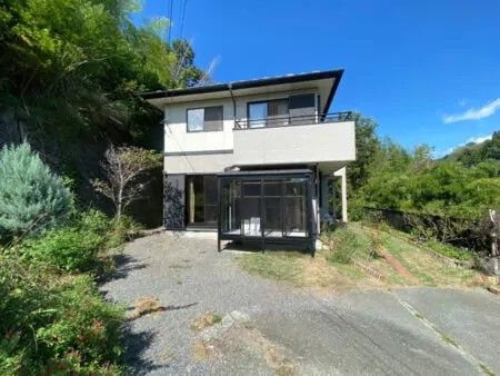 Spacious House in Ichikawamisato, Yamanashi with 1388sqm Land - Thumbnail 4