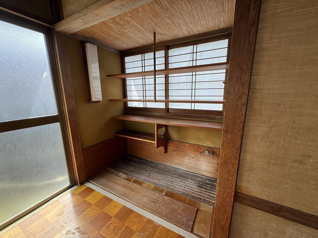 8DK House for Sale in Ina, Nagano with Large Garden and Parking - Thumbnail 4
