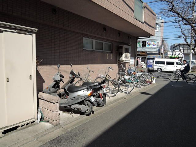 1K Apartment for Rent in Higashimurayama, Tokyo - Thumbnail 3