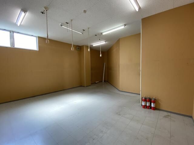 Large Commercial Property for Rent in Fukui City, Fukui - Thumbnail 3