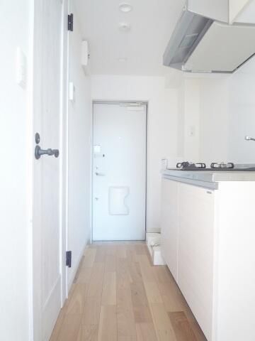 Modern 1K Apartment with Loft in Kawasaki, Kanagawa - Thumbnail 2