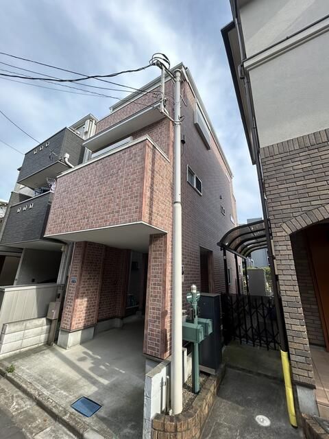 Modern 3DK House for Rent in Kita Ward, Tokyo - Thumbnail 2