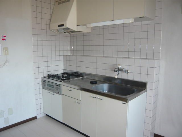 3DK Apartment for Rent in Komatsu, Ishikawa - Thumbnail 4