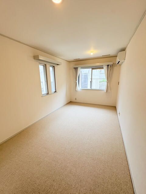 5LDK House for Rent in Takanawa, Minato-ku, Tokyo - Thumbnail 3