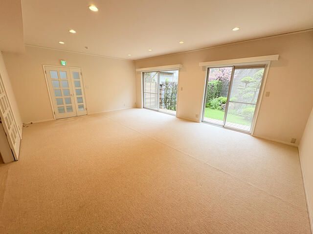 5LDK House for Rent in Takanawa, Minato-ku, Tokyo - Thumbnail 4