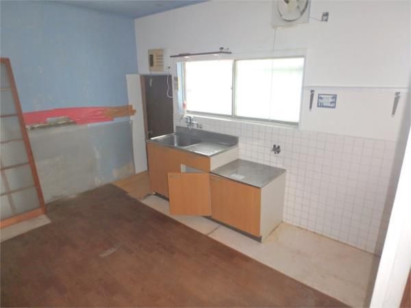 Ocean View House for Sale in Suzuka, Mie | 3DK on 147sqm Land - Thumbnail 2