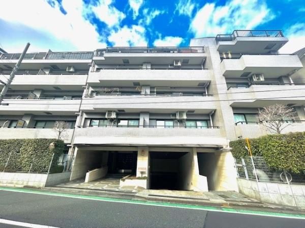 Sunray Hiroo Excellente 2DK Apartment for Sale in Shibuya, Tokyo - Thumbnail 2
