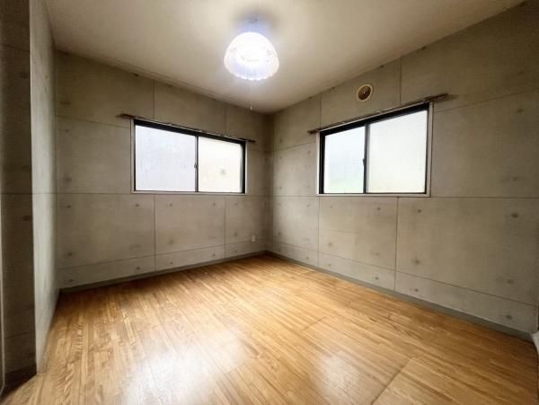 日神パレス新三河島 2DK Apartment for Sale in Arakawa, Tokyo - Thumbnail 2
