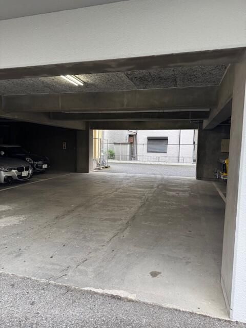 Parking Space for Rent in Higashi-Nippori, Arakawa City, Tokyo - Thumbnail 3